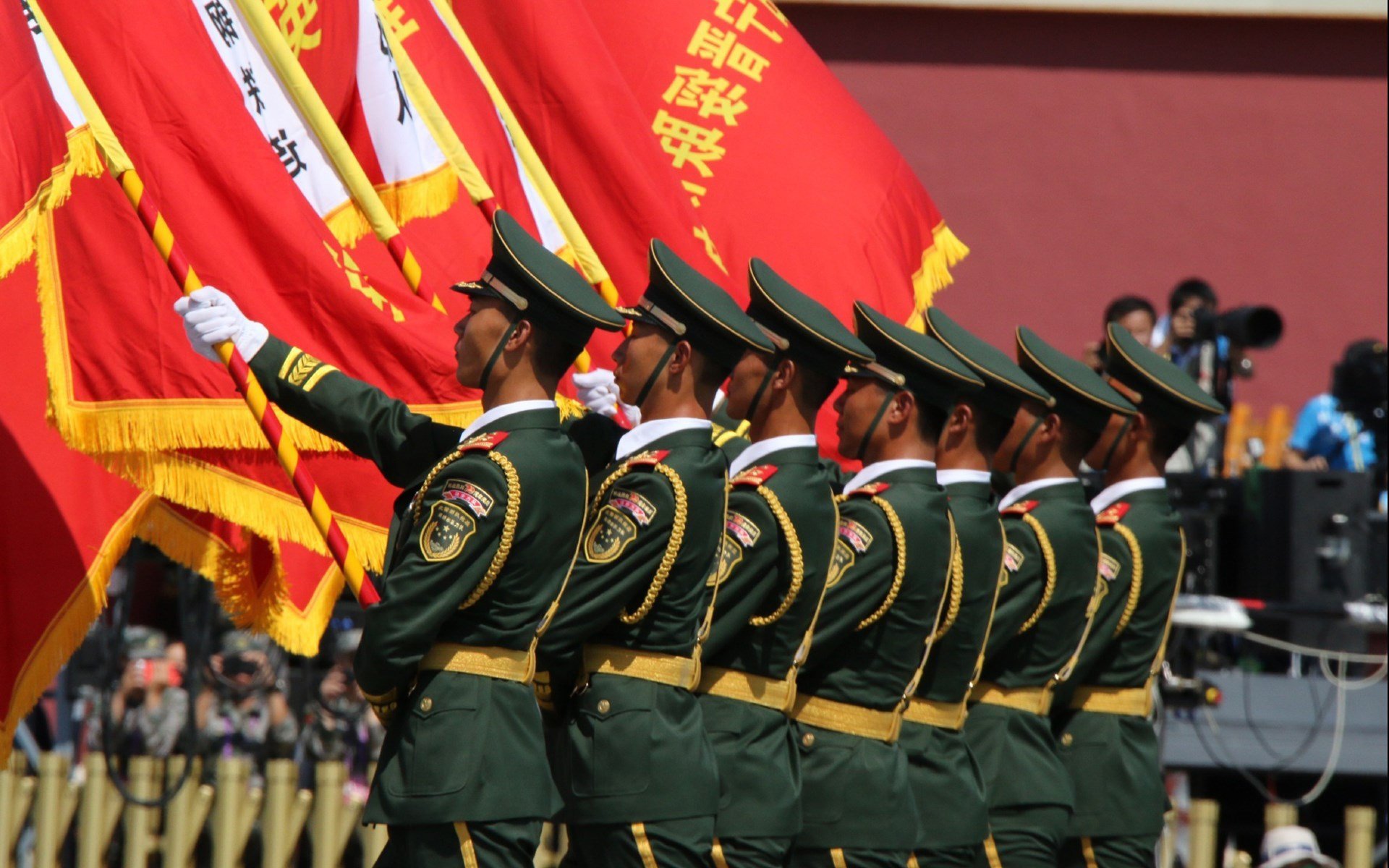 斯滕伯根决赛表现引发媒体关注，斯滕伯格的著作有哪些